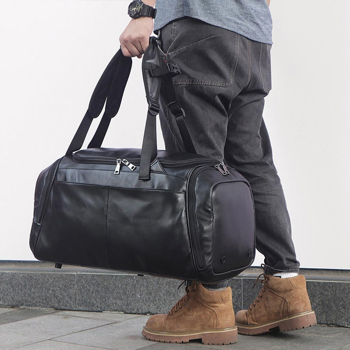 Midnight Black Leather Travel Bag – Sleek and Sophisticated Luggage