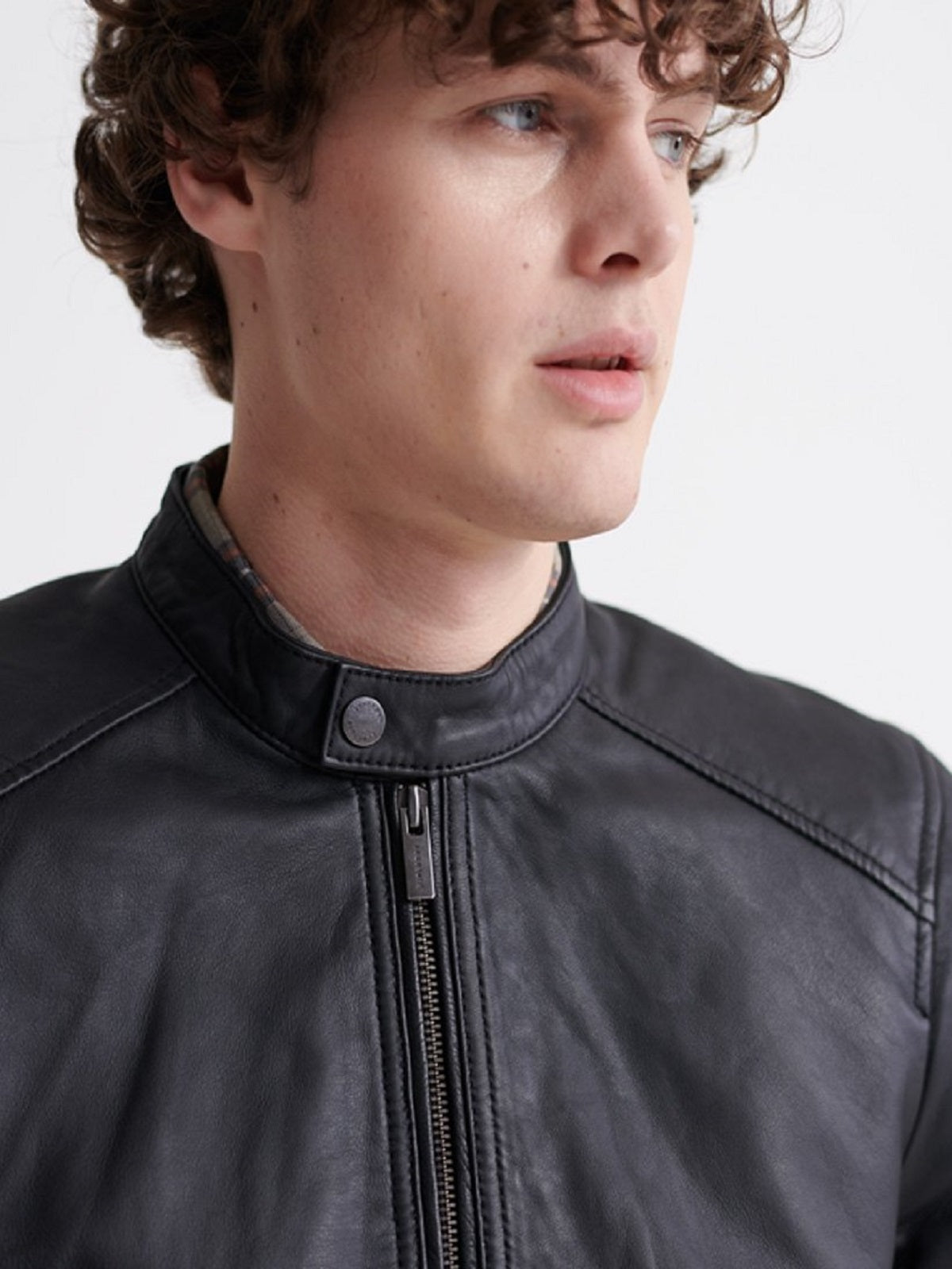 Men’s Black Leather Jacket by Avanzar