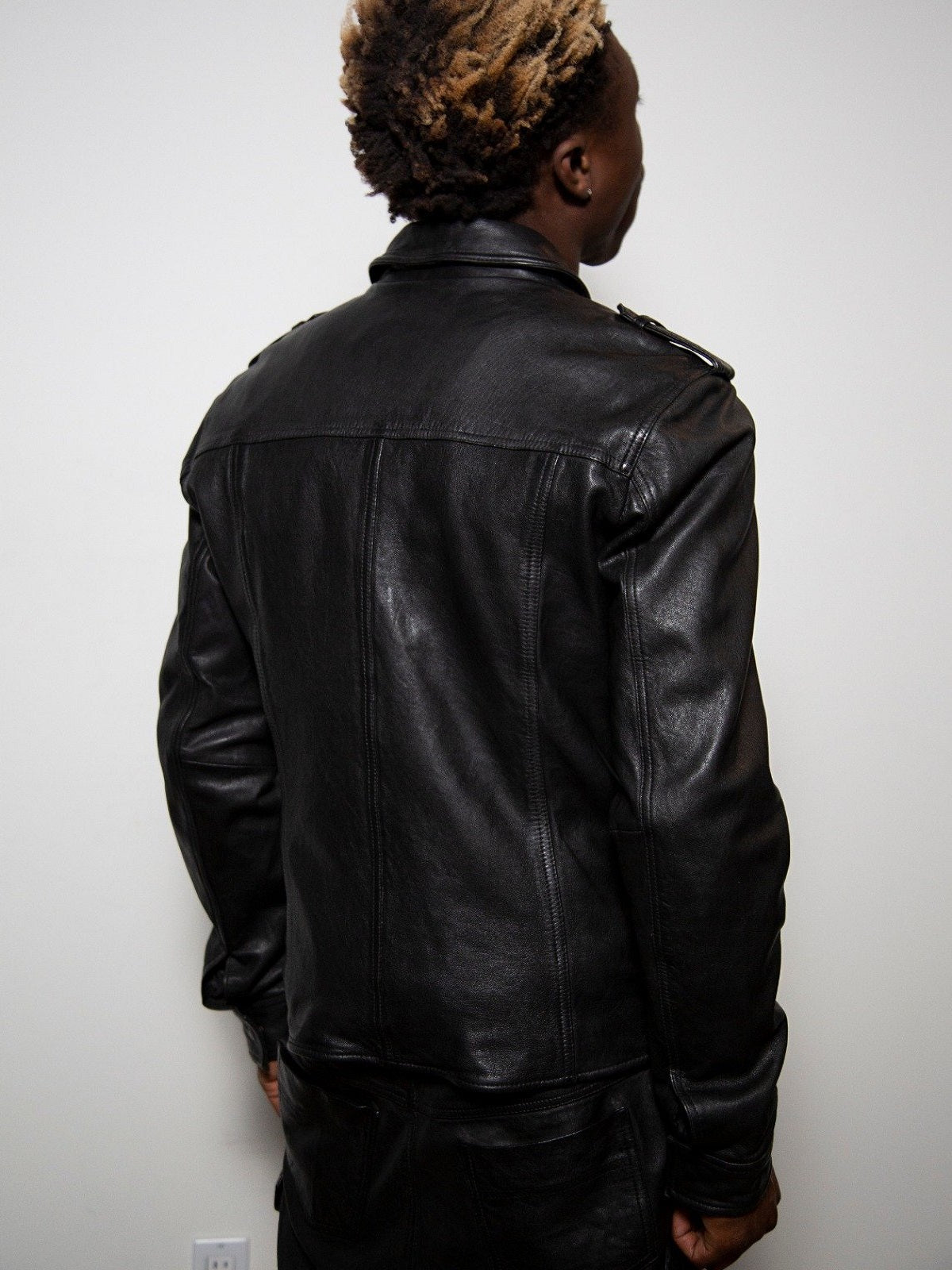 Men’s Black Leather Jacket by Avanzar